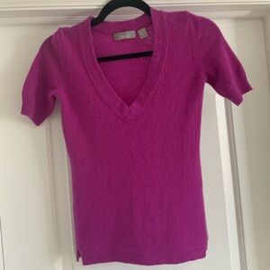 VKOO CASHMERE Magenta V-Neck Short Sleeve Sweater
